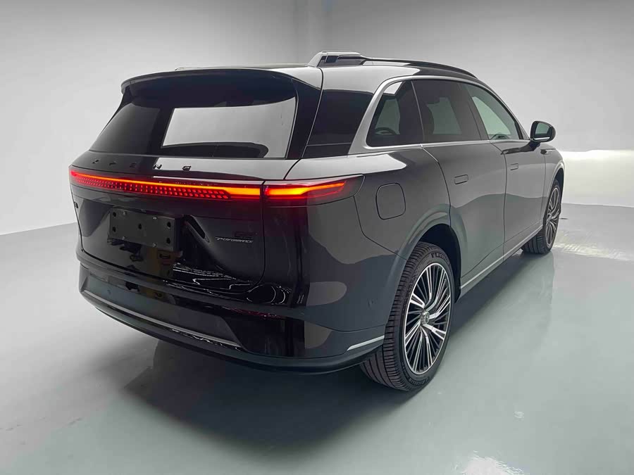 Xpeng G9 2023 car image #7