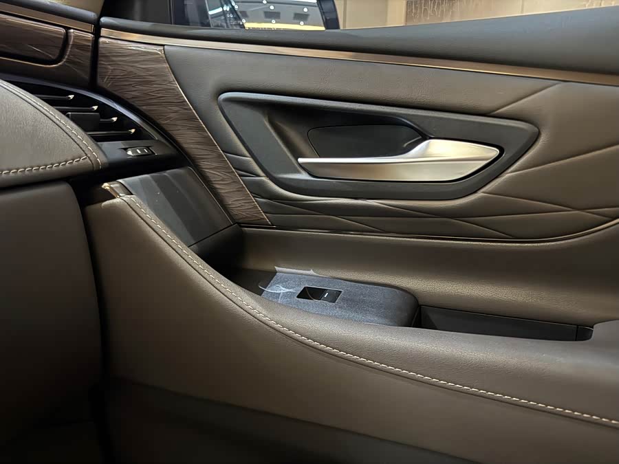 Toyota Vellfire 2023 immagine di auto #7