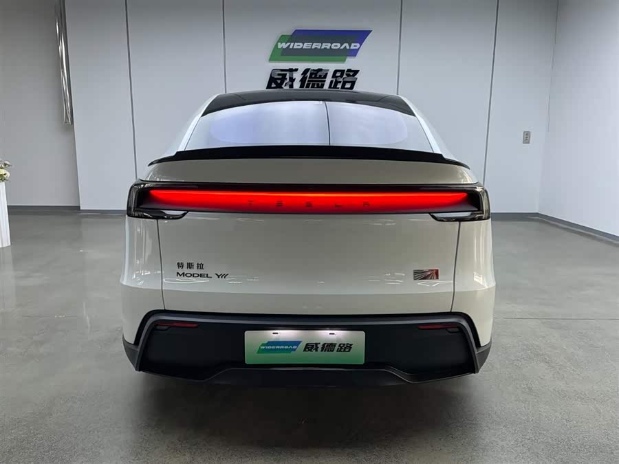 特斯拉 Model Y L 2025 汽车图片 #7