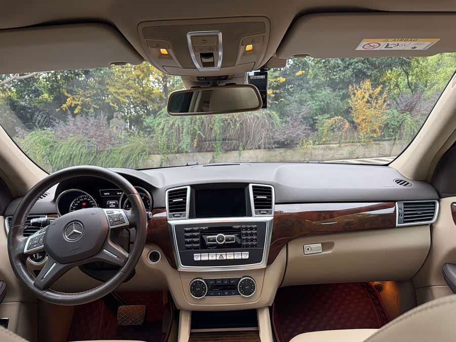 Mercedes-Benz M Class 2014 car image #7