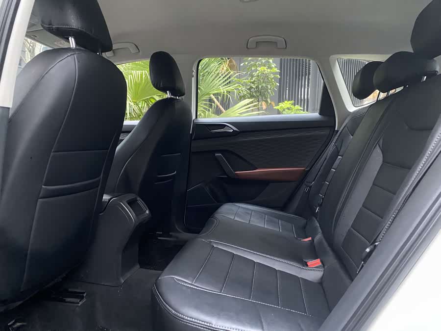 Volkswagen Tharu 2018 immagine di auto #7