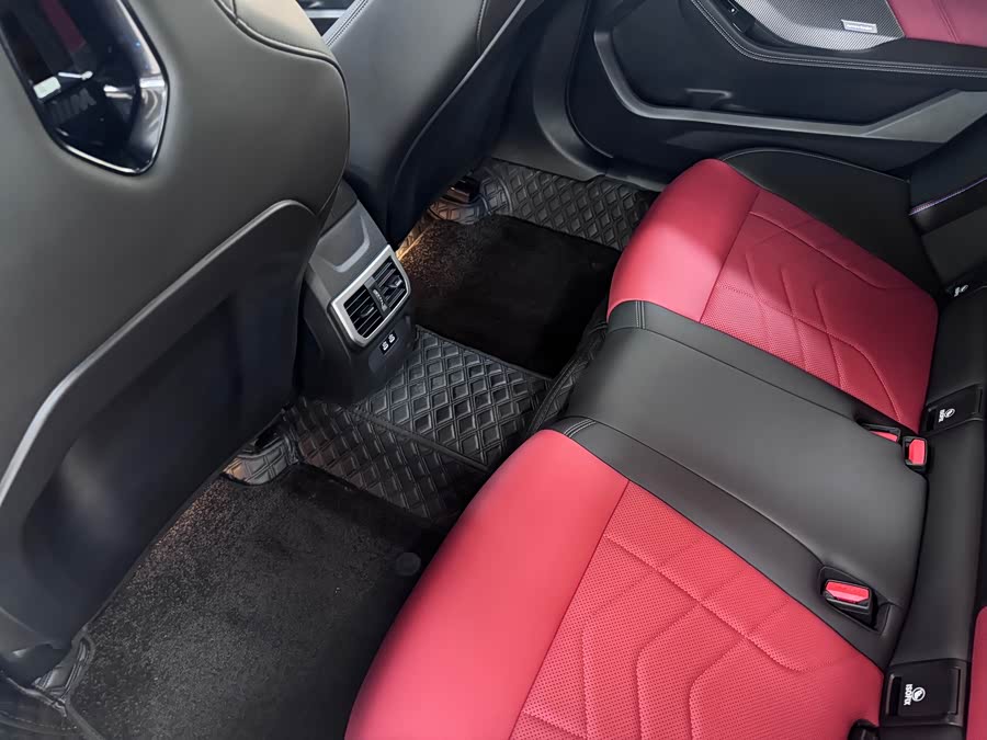 BMW M235L 2025 immagine di auto #7