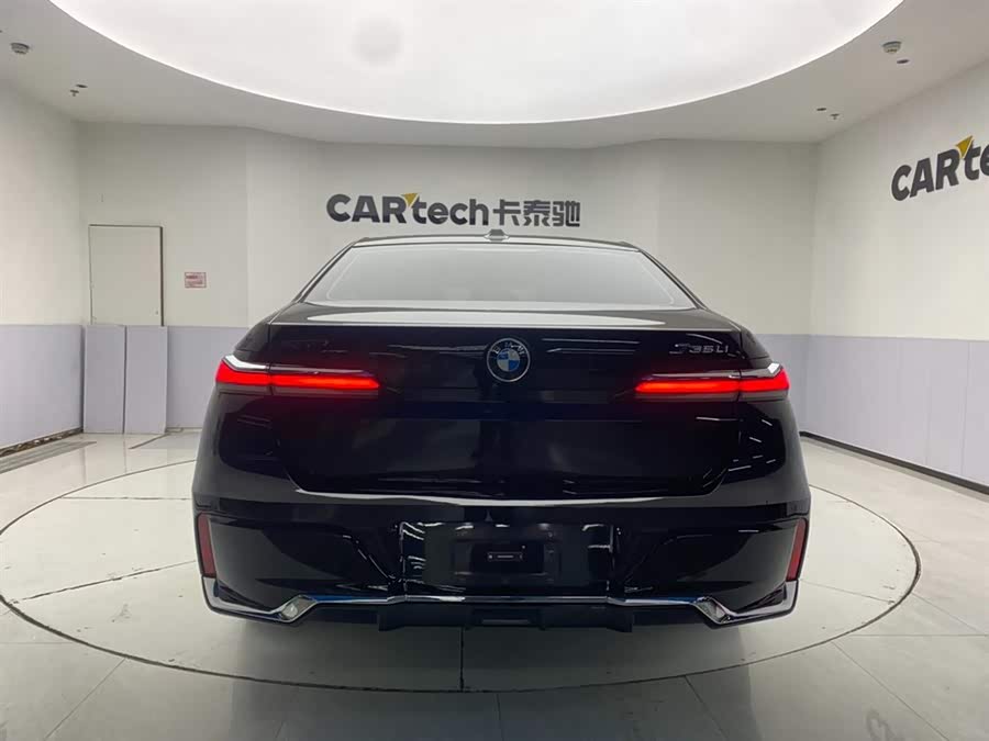 BMW 7 Series 2024 car image #7