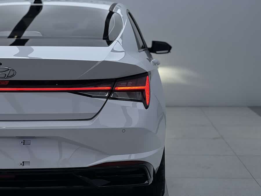 Hyundai Elantra 2022 car image #7