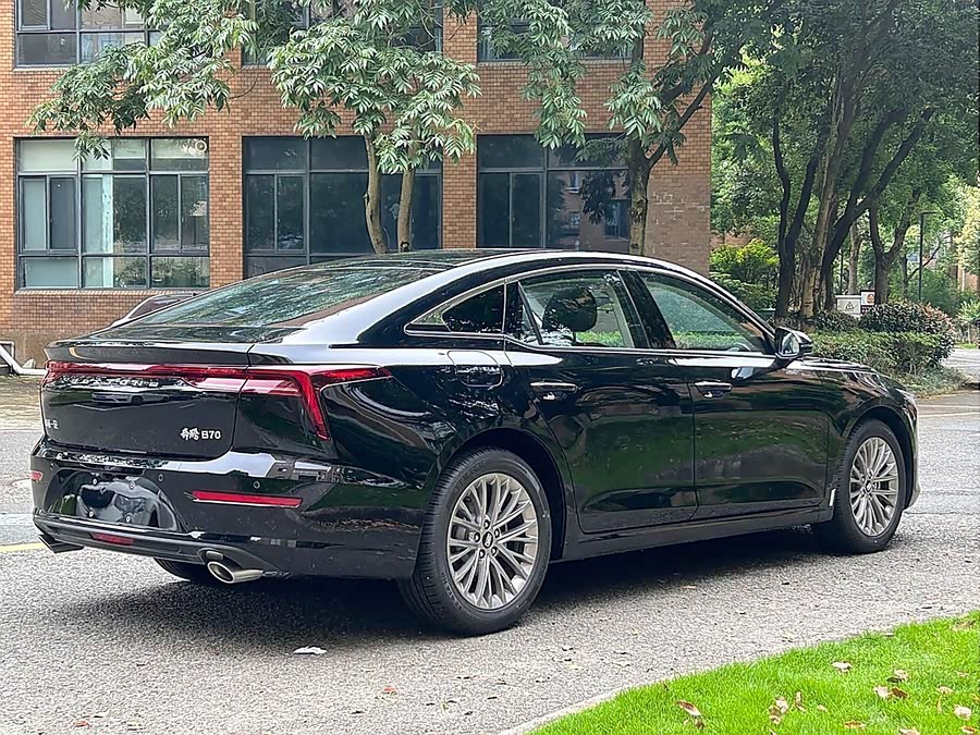 2023 car image #7