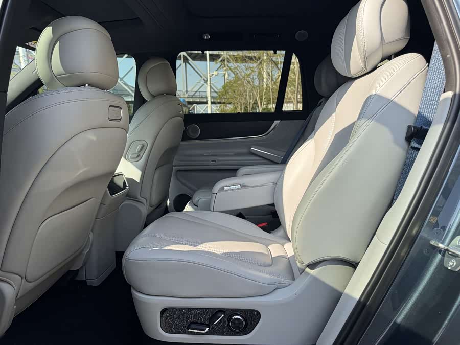 2024 car image #7