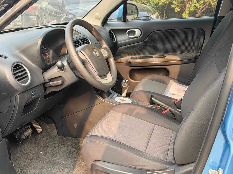 MG 3 2011 car image #7