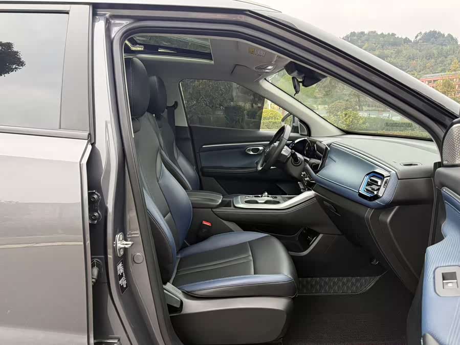 GAC Trumpchi GS3 2023 #7 GAC Trumpchi GS3 2023 car image #7