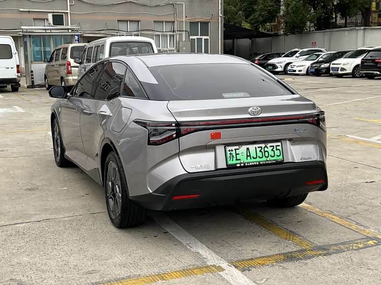 Toyota bZ3 2023 immagine di auto #7