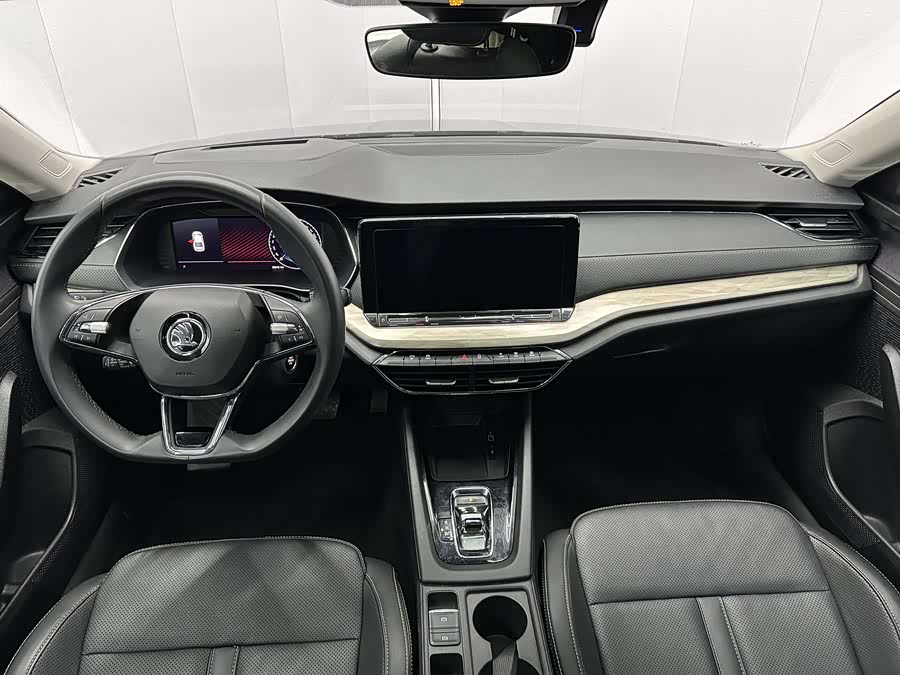 Skoda Octavia 2021 car image #7
