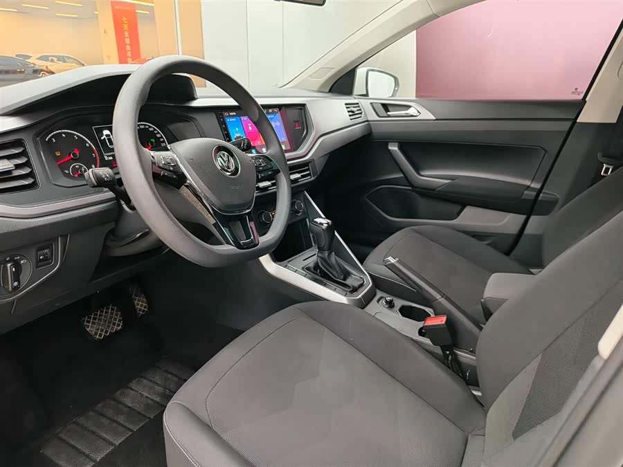 Volkswagen Polo 2020 car image #7