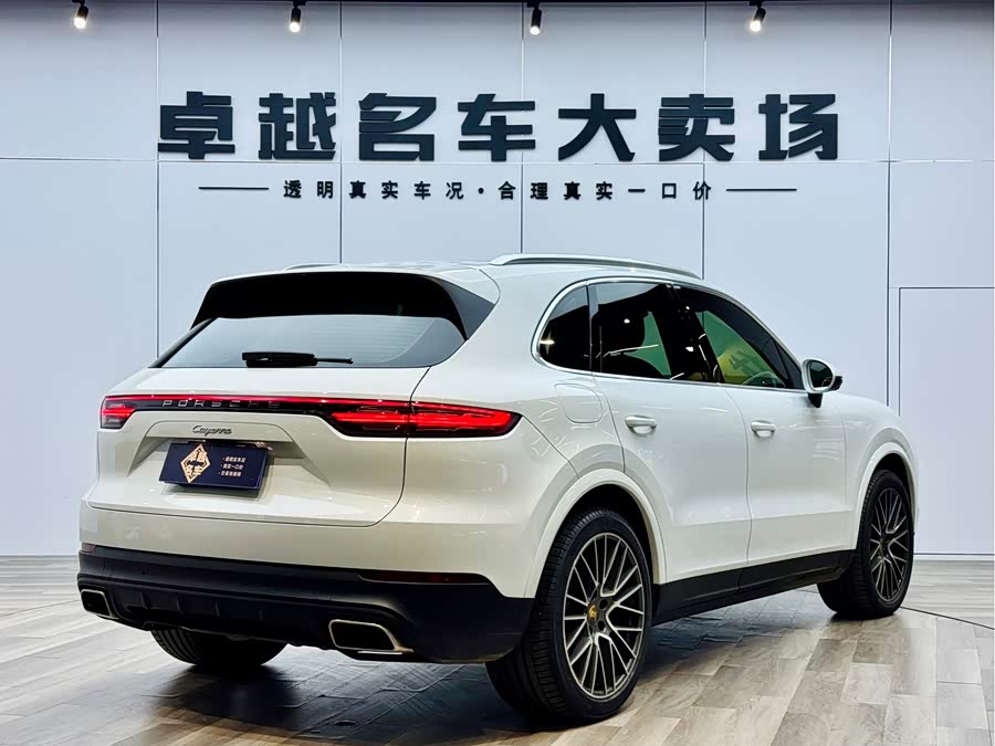 2019 car image #7