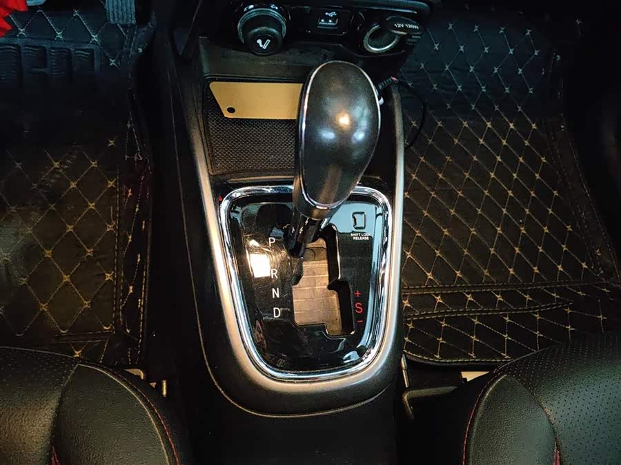 Changan CS15 2017 car image #7