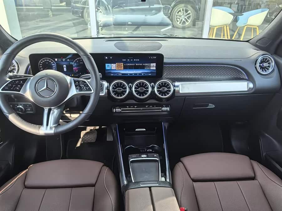 Mercedes-Benz GLB Class 2025 immagine di auto #7