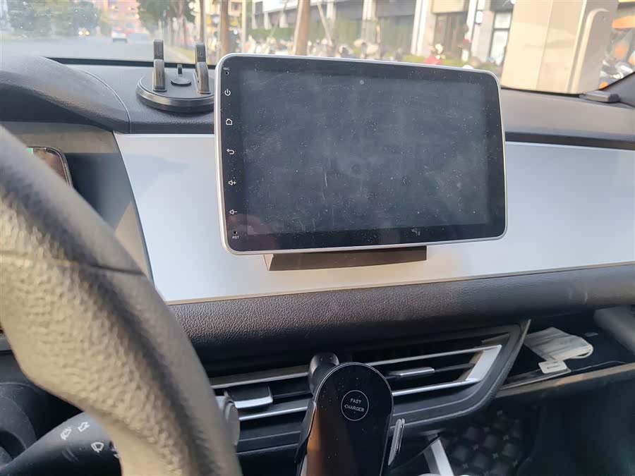 BYD e1 2019 car image #7