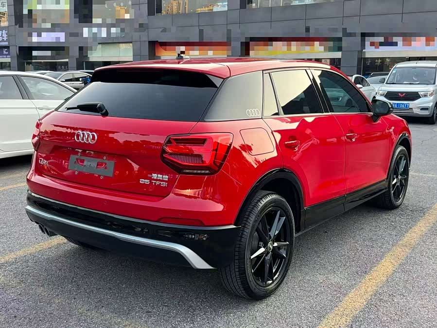 Audi Q2L 2023 car image #7