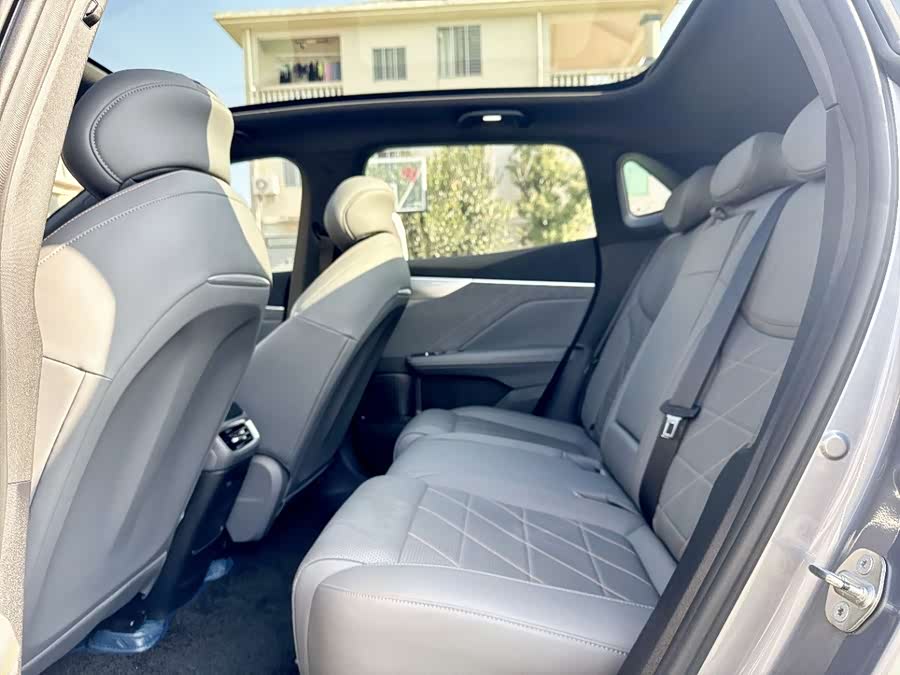 Deepal S05 2024 car image #7