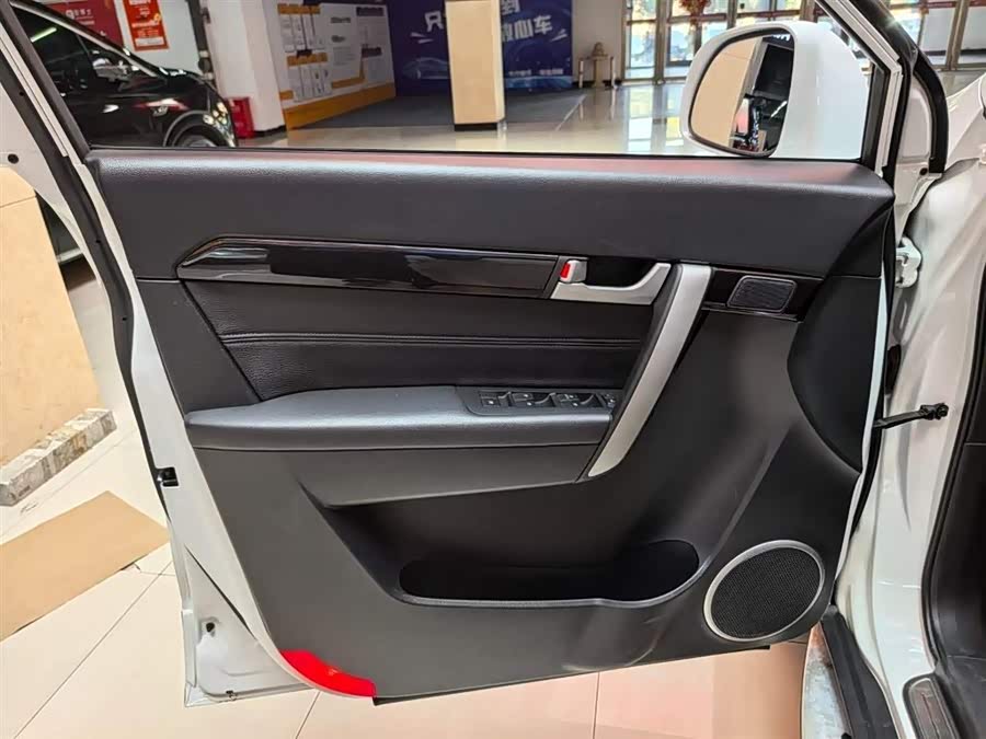 Chevrolet Captiva 2017 car image #7