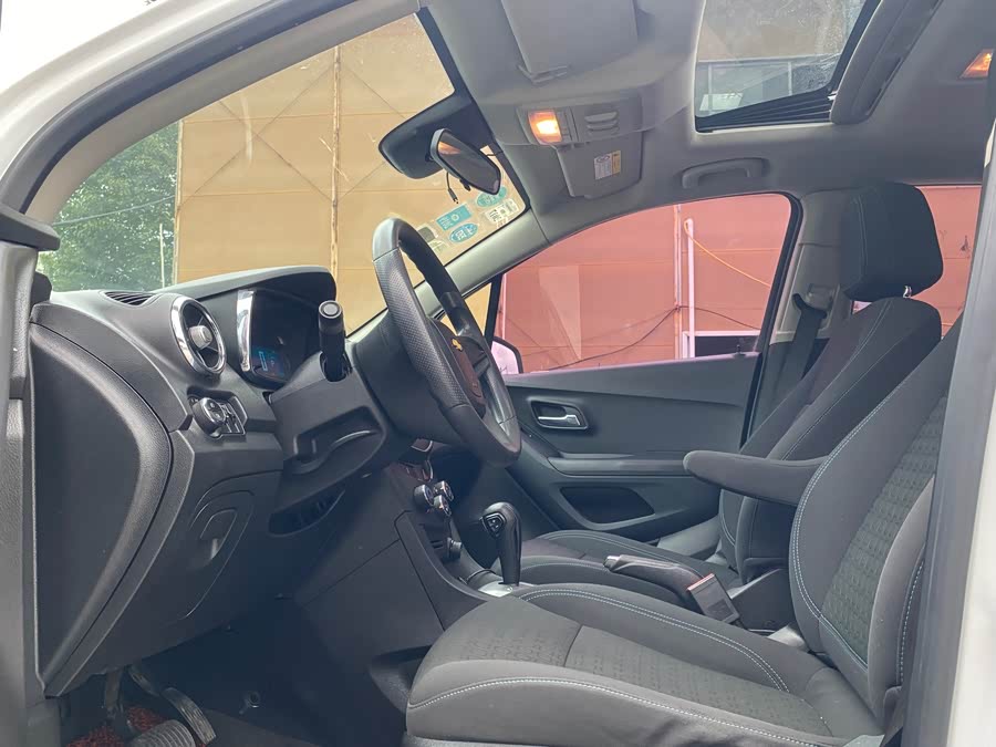 Chevrolet Tracker 2015 car image #7