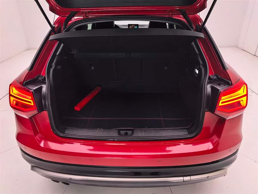 Audi Q2L 2018 car image #7