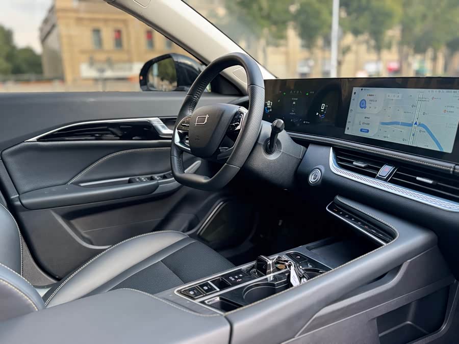 2023 car image #7