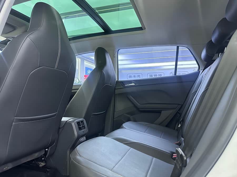 Volkswagen T-Cross 2021 car image #7