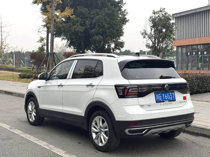 Volkswagen T-Cross 2024 car image #7