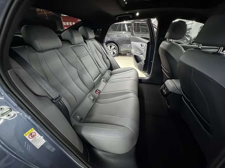 BYD Seal 07 DM-i 2025 car image #7