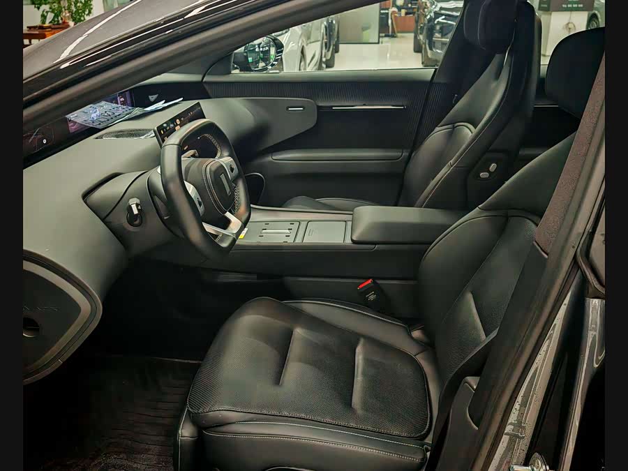 Avatr 12 2024 car image #7