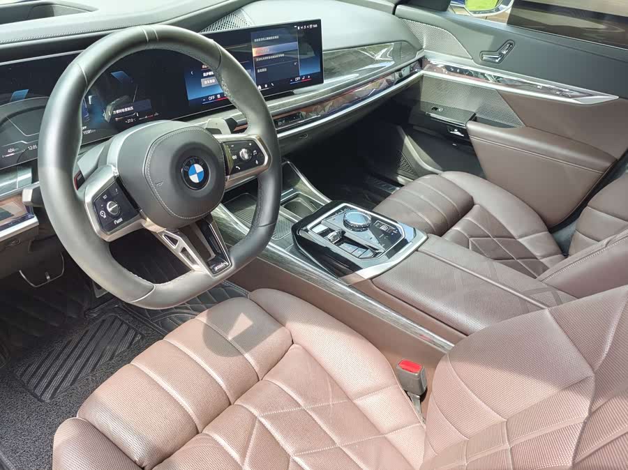 BMW 7 Series 2024 car image #7