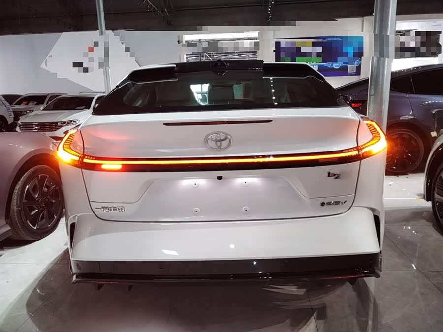 Toyota bZ5 2025 #7 Toyota bZ5 2025 immagine di auto #7