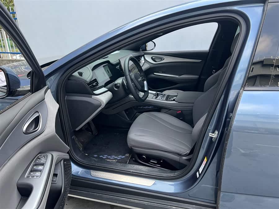 BYD Seal 07 DM-i 2025 car image #7
