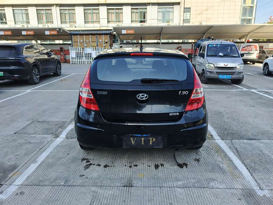 Hyundai i30 2010 car image #7