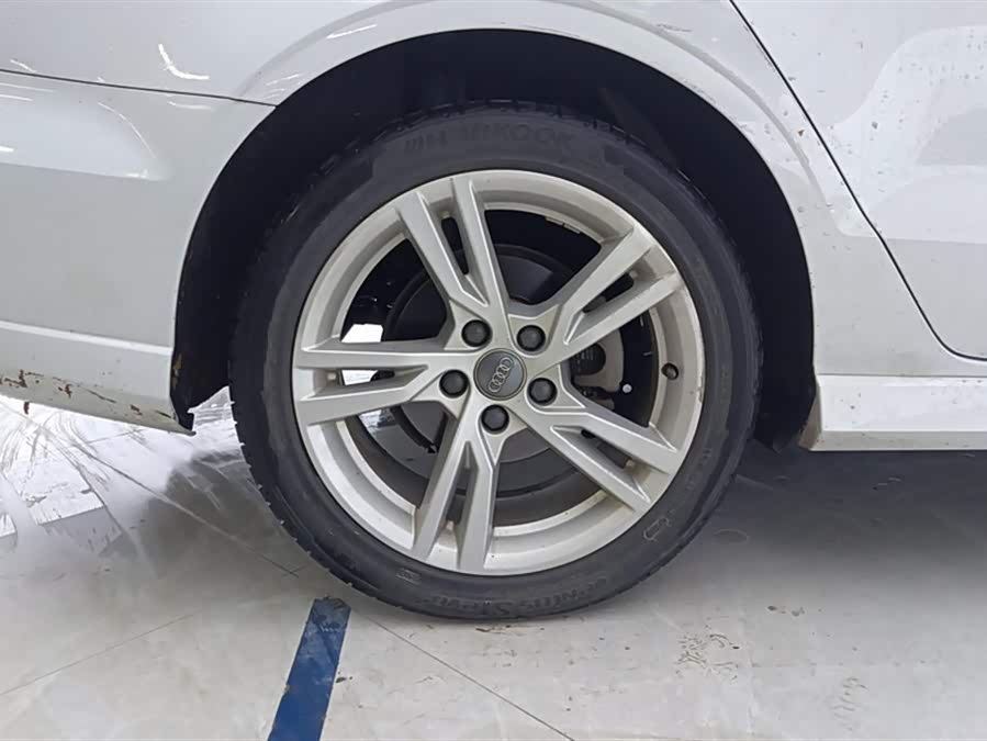 Audi A3 2019 car image #7