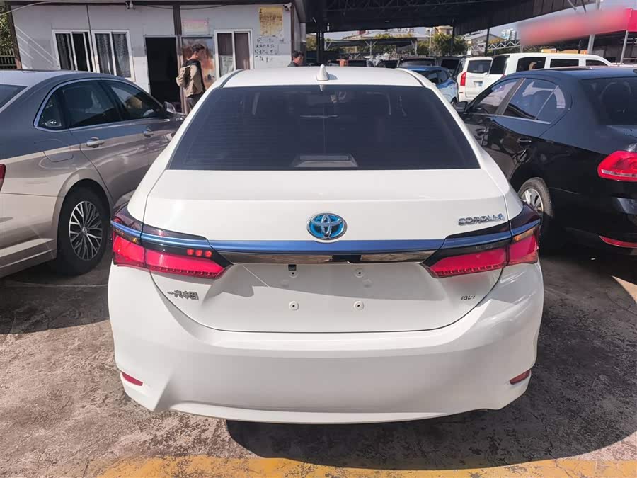Toyota Corolla Hybird E+ 2022 immagine di auto #7