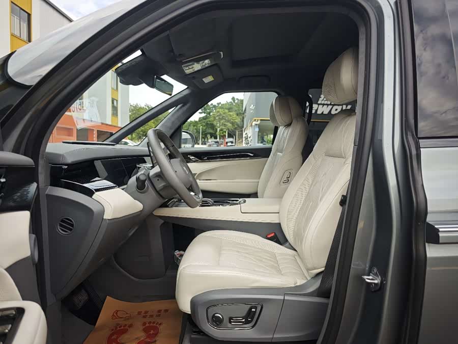 极氪 极氪009 2024 汽车图片 #7