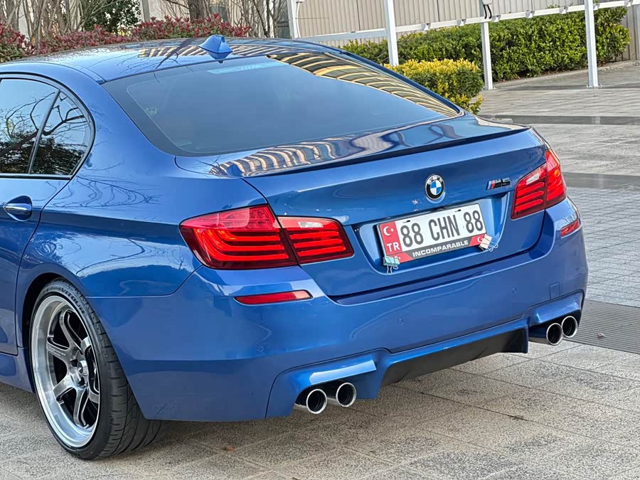 BMW M5 2015 изображение автомобиля #7