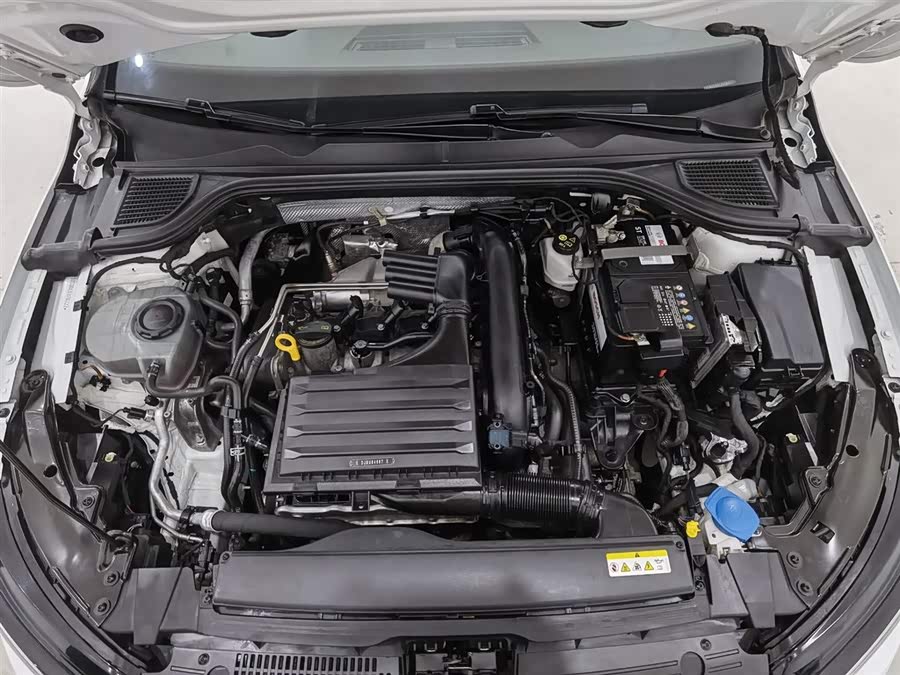 Volkswagen Golf 2021 car image #7