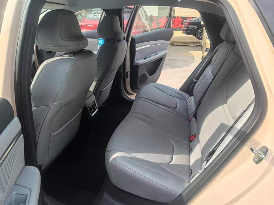 Xpeng MONA M03 2024 immagine di auto #7