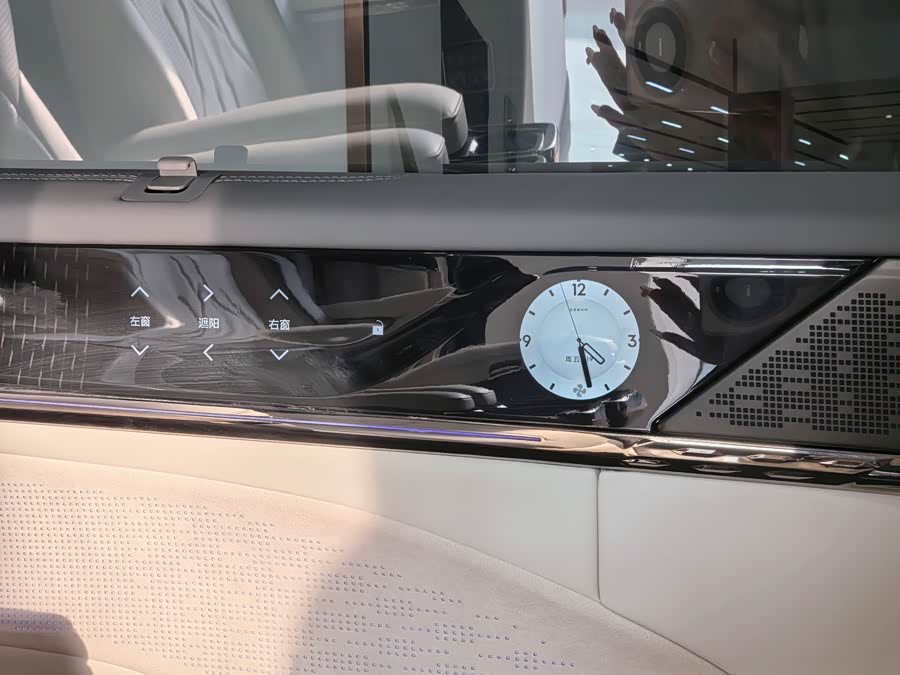 极氪 极氪009 2024 汽车图片 #7