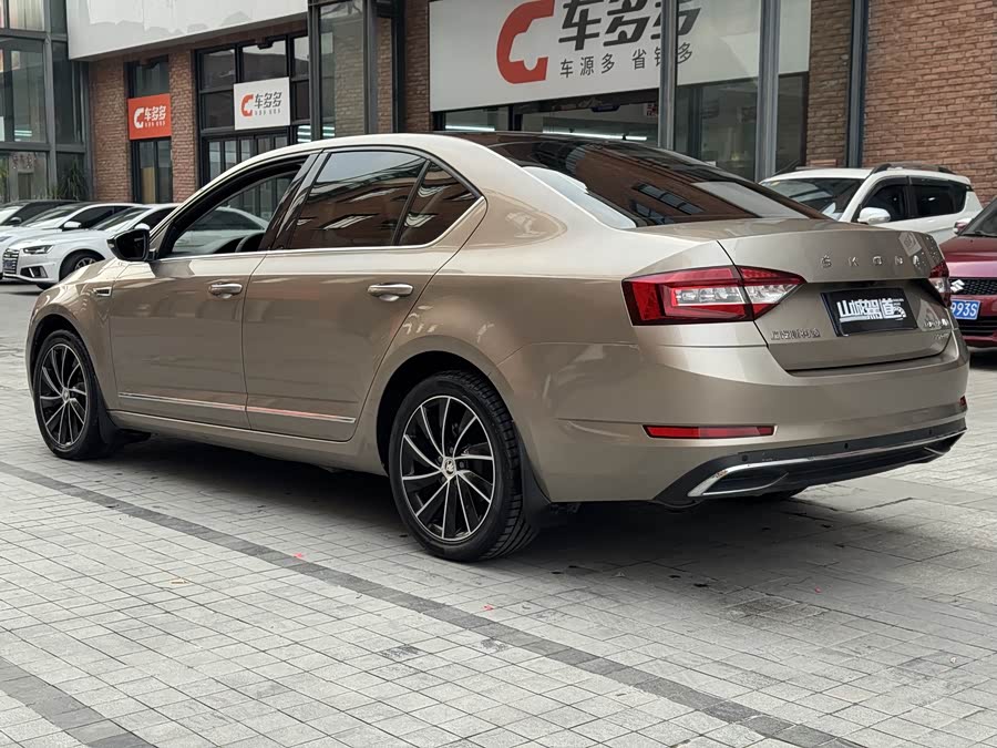 Skoda Octavia 2019 car image #7