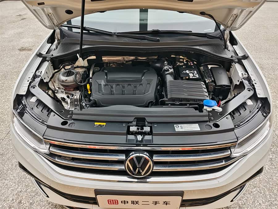 Volkswagen Tiguan L 2024 car image #7