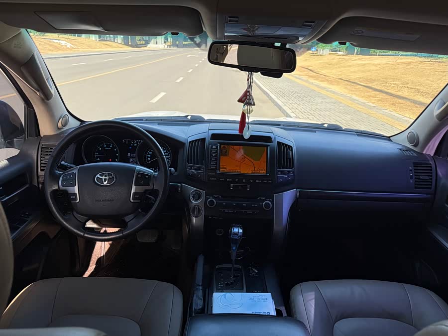 Toyota Land Cruiser 2011 immagine di auto #7