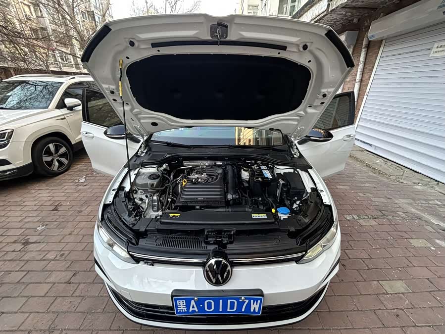 Volkswagen Golf 2022 car image #7