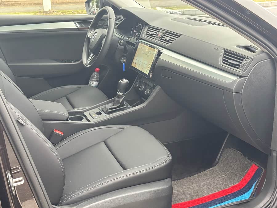 Skoda Superb 2018 #7 Skoda Superb 2018 car image #7