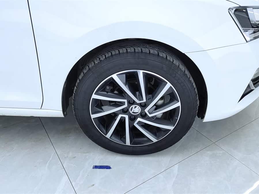 Skoda Rapid 2021 car image #7