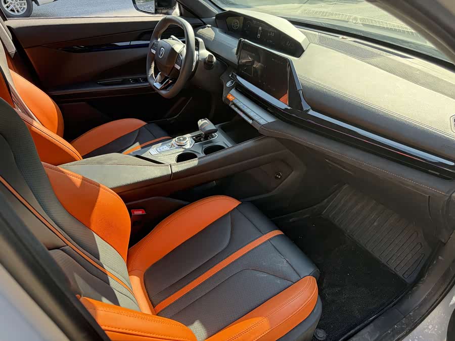 Changan UNI-V 2024 car image #7