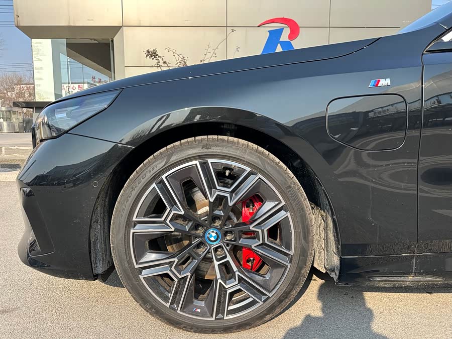 BMW i5 M60 car image #7