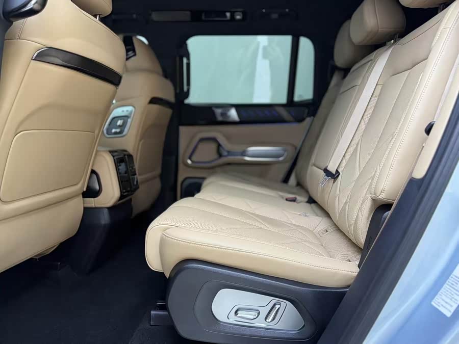 FangChengBao Leopard 8 2024 #7 FangChengBao Leopard 8 2024 car image #7