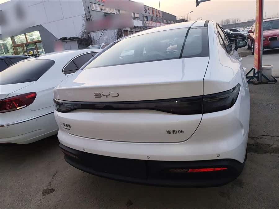 BYD Seal 05 DM-i 2025 #7 BYD Seal 05 DM-i 2025 car image #7